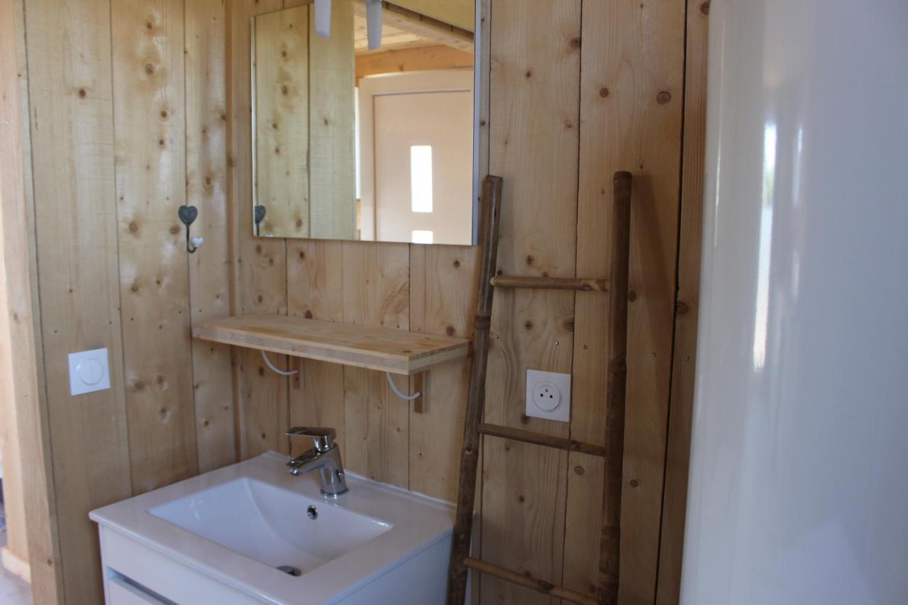 Tiny House Dans Jardin Arbore 佩罗斯－吉雷克 外观 照片