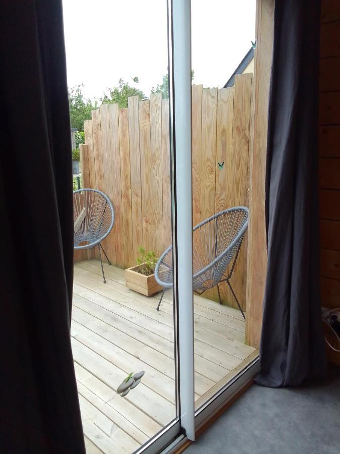 Tiny House Dans Jardin Arbore 佩罗斯－吉雷克 外观 照片